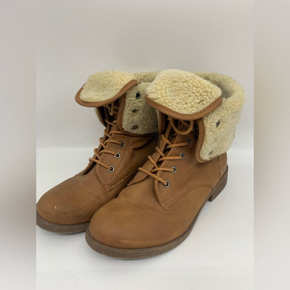 Mudd Hiking Boots